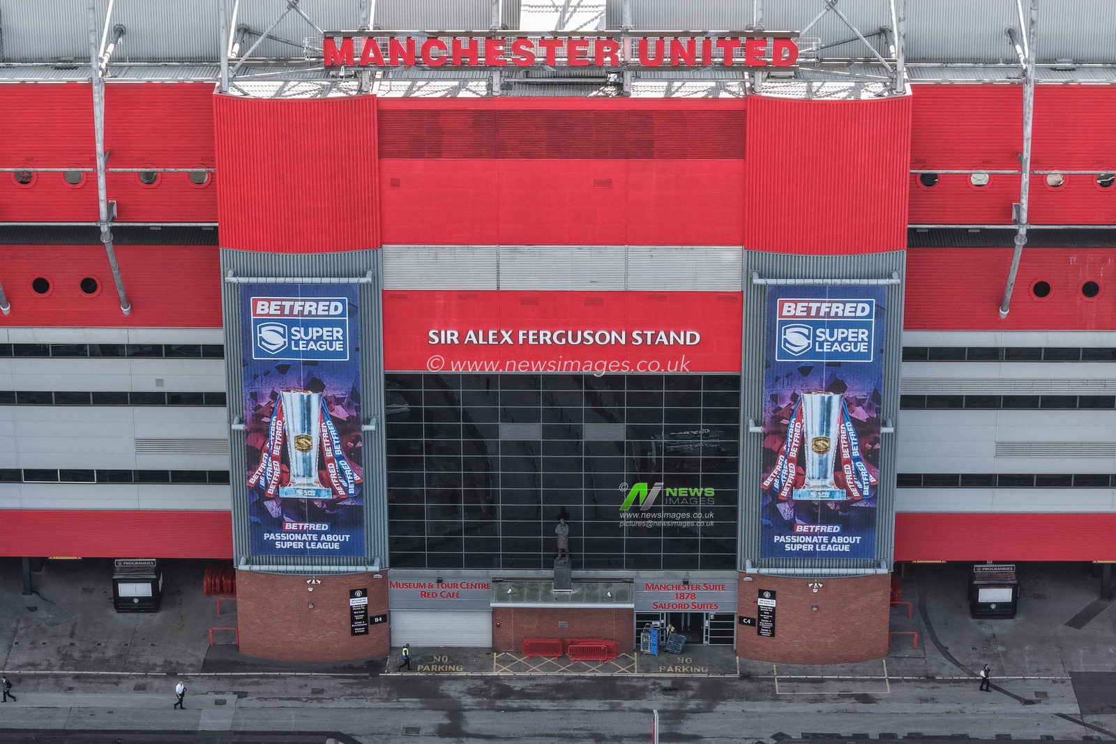 An aerial view of of Old Trafford ahead of the Betfred Super League Grand Final match Warrington Wolves vs Wakefield Trinity at Old Trafford, Manchester, United Kingdom on 03 October 2026

(Photo by Mark Cosgrove/News Images)