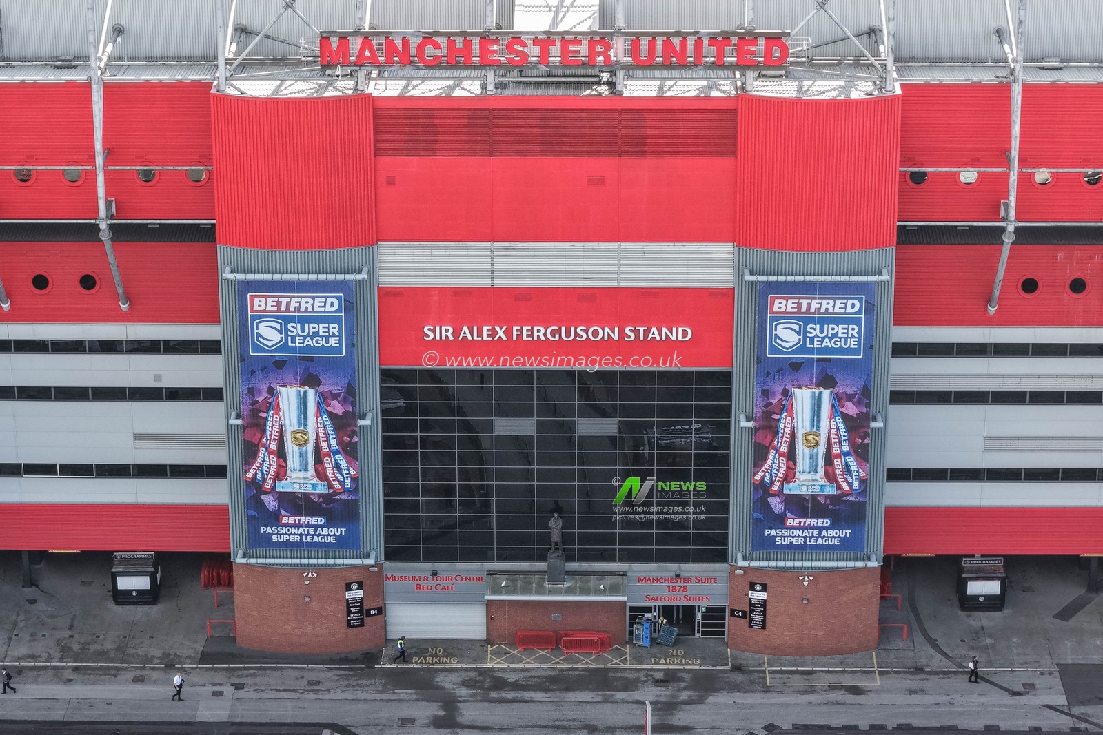 An aerial view of of Old Trafford ahead of the Betfred Super League Grand Final match Warrington Wolves vs Wakefield Trinity at Old Trafford, Manchester, United Kingdom on 03 October 2026

(Photo by Mark Cosgrove/News Images)