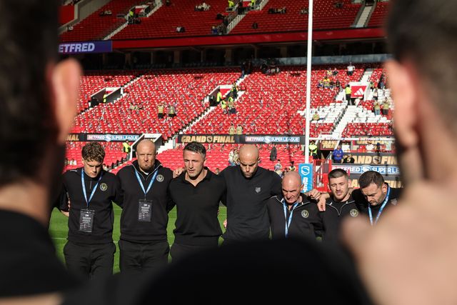 Sam Burgess manager of Warrington Wolves holds his pre-game team talk during the Betfred Super League Grand Final match Warrington Wolves vs Wakefield Trinity at Old Trafford, Manchester, United Kingdom on 03 October 2026

(Photo by Mark Cosgrove/News Images)