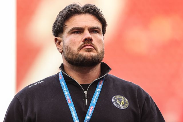 Joe Philbin of Warrington Wolves arrives during the Betfred Super League Grand Final match Warrington Wolves vs Wakefield Trinity at Old Trafford, Manchester, United Kingdom on 03 October 2026

(Photo by Alfie Cosgrove/News Images)