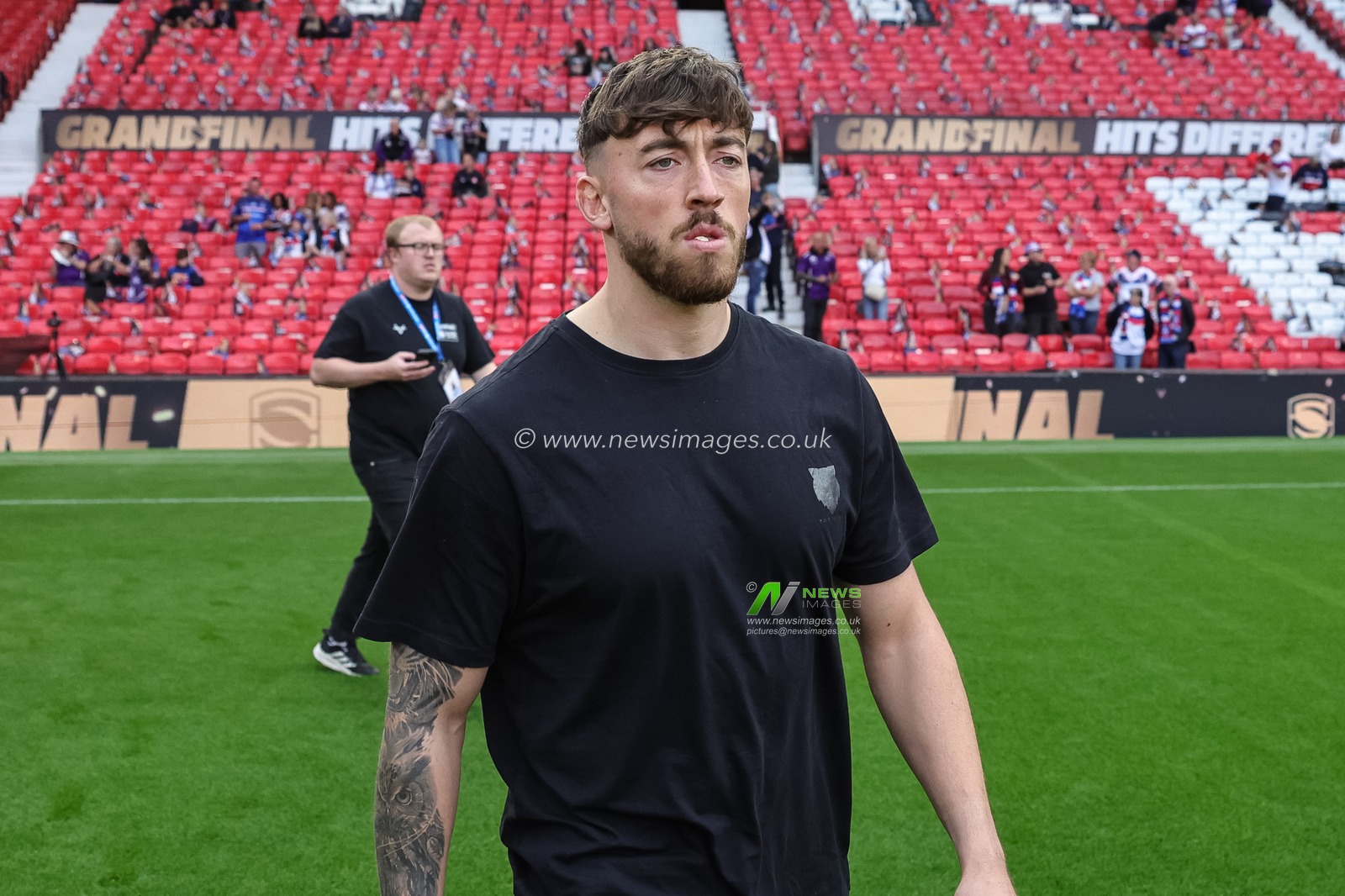 Matty Ashton of Warrington Wolves arrives during the Betfred Super League Grand Final match Warrington Wolves vs Wakefield Trinity at Old Trafford, Manchester, United Kingdom on 03 October 2026

(Photo by Mark Cosgrove/News Images)