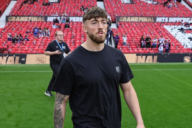 Matty Ashton of Warrington Wolves arrives during the Betfred Super League Grand Final match Warrington Wolves vs Wakefield Trinity at Old Trafford, Manchester, United Kingdom on 03 October 2026

(Photo by Mark Cosgrove/News Images)