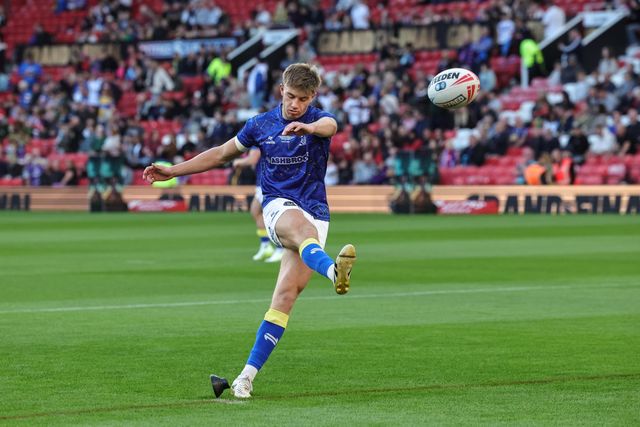 Ewan Irwin of Warrington Wolves in the pre-game warm up during the Betfred Super League Grand Final match Warrington Wolves vs Wakefield Trinity at Old Trafford, Manchester, United Kingdom on 03 October 2026

(Photo by Mark Cosgrove/News Images)