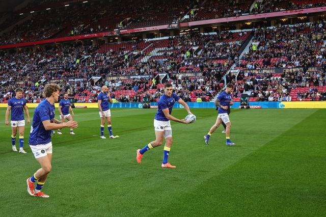Sam Stone of Warrington Wolves in the pre-game warm up during the Betfred Super League Grand Final match Warrington Wolves vs Wakefield Trinity at Old Trafford, Manchester, United Kingdom on 03 October 2026

(Photo by Mark Cosgrove/News Images)
