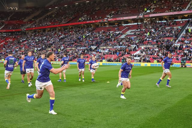 Ben Currie of Warrington Wolves and Danny Walker of Warrington Wolves in the pre-game warm up during the Betfred Super League Grand Final match Warrington Wolves vs Wakefield Trinity at Old Trafford, Manchester, United Kingdom on 03 October 2026

(Photo by Mark Cosgrove/News Images)