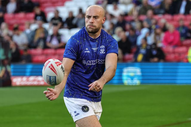James Harrison of Warrington Wolves in the pre-game warm up during the Betfred Super League Grand Final match Warrington Wolves vs Wakefield Trinity at Old Trafford, Manchester, United Kingdom on 03 October 2026

(Photo by Mark Cosgrove/News Images)