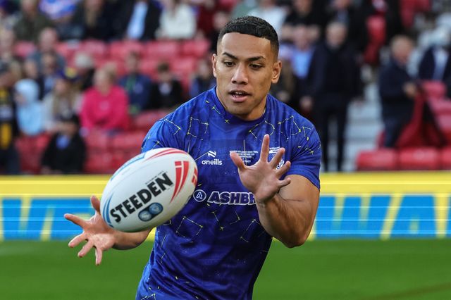 Albert Hopoate of Warrington Wolves in the pre-game warm up during the Betfred Super League Grand Final match Warrington Wolves vs Wakefield Trinity at Old Trafford, Manchester, United Kingdom on 03 October 2026

(Photo by Mark Cosgrove/News Images)