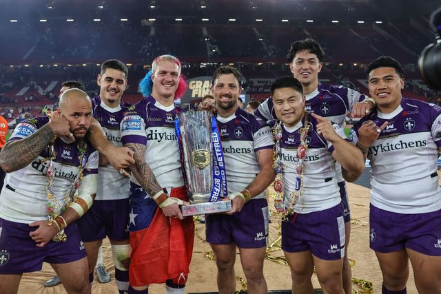 Wakefield Trinity and his Wakefield lift the Betfred Super League Grand Final Trophy during the Betfred Super League Grand Final match Warrington Wolves vs Wakefield Trinity at Old Trafford, Manchester, United Kingdom on 03 October 2026

(Photo by Mark Cosgrove/News Images)