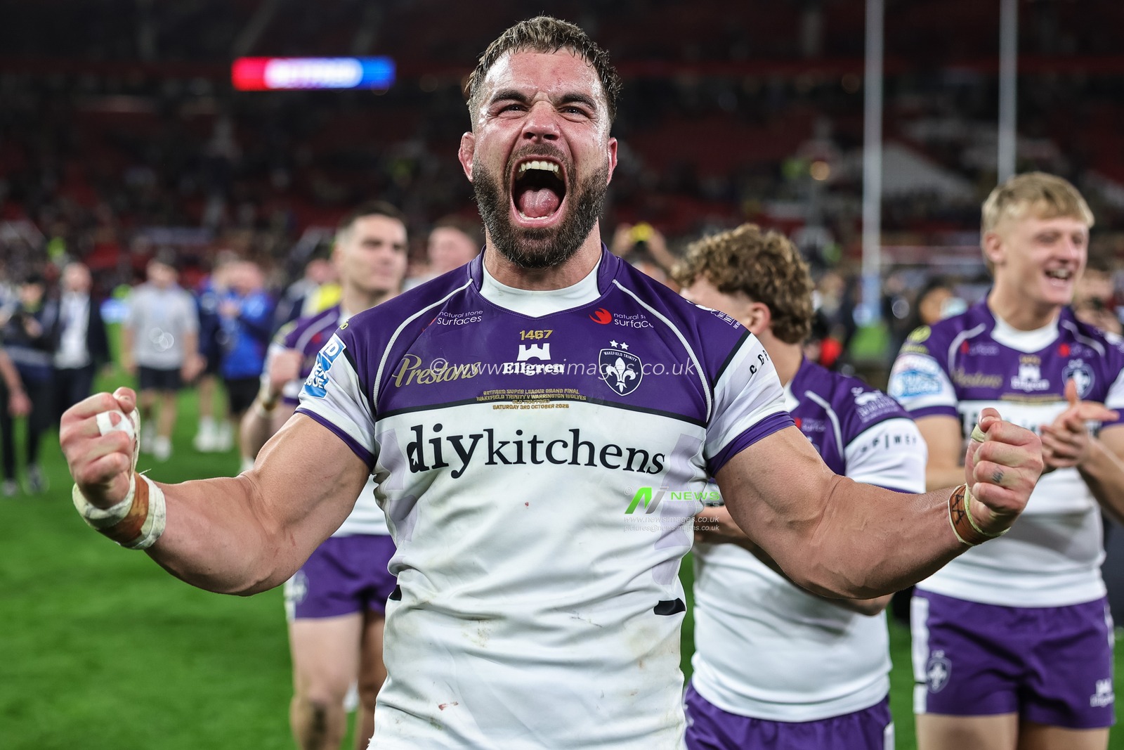 Mike McMeeken of Wakefield Trinity celebrates the win during the Betfred Super League Grand Final match Warrington Wolves vs Wakefield Trinity at Old Trafford, Manchester, United Kingdom on 03 October 2026

(Photo by Mark Cosgrove/News Images)