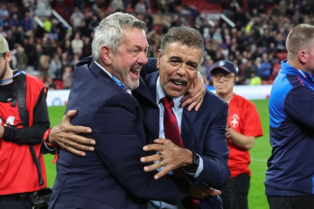 Daryl Powell manager of Wakefield Trinity and Chris Kamara celebrate the win during the Betfred Super League Grand Final match Warrington Wolves vs Wakefield Trinity at Old Trafford, Manchester, United Kingdom on 03 October 2026

(Photo by Mark Cosgrove/News Images)