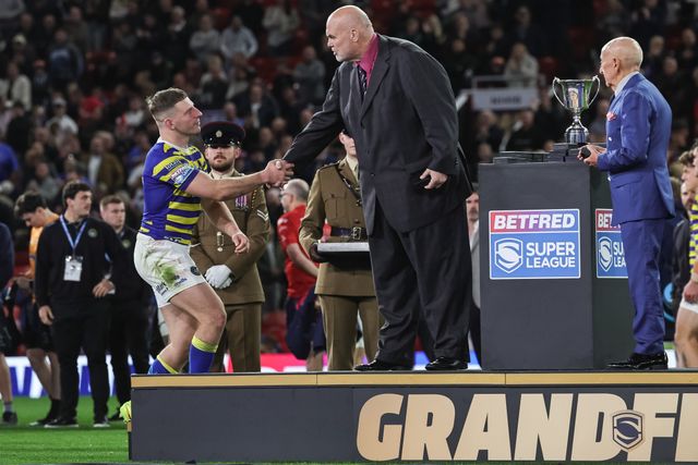 George Williams of Warrington Wolves steps up to receive his losers medal during the Betfred Super League Grand Final match Warrington Wolves vs Wakefield Trinity at Old Trafford, Manchester, United Kingdom on 03 October 2026

(Photo by Mark Cosgrove/News Images)