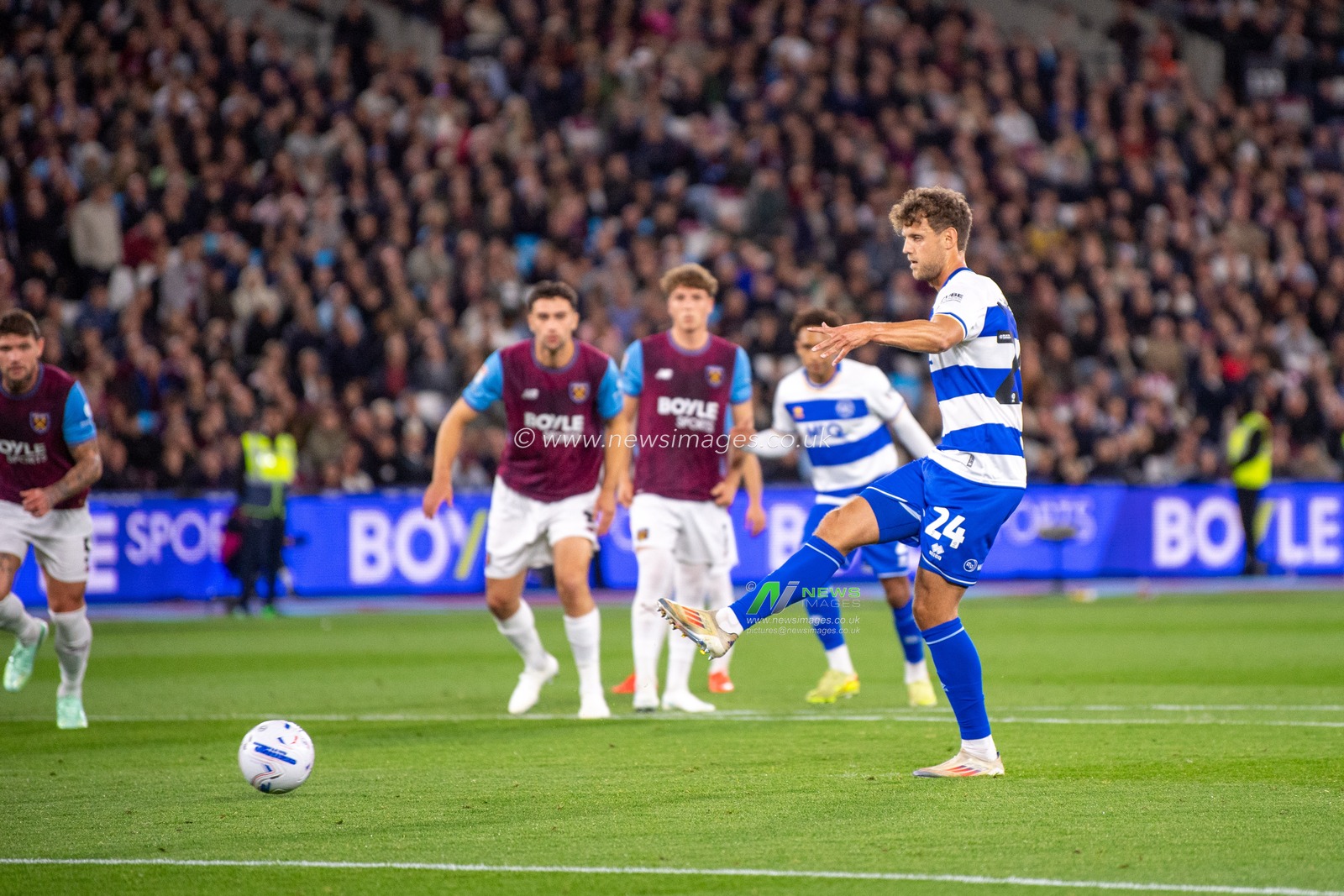 Nicolas Madsen of QPR takes a penalty kick and scores to give QPR  the lead 1-0 during the Sky Bet Championship match West Ham United vs Queens Park Rangers at London Stadium, London, United Kingdom on 09 October 2026

(Photo by Mike Turner/News Images)