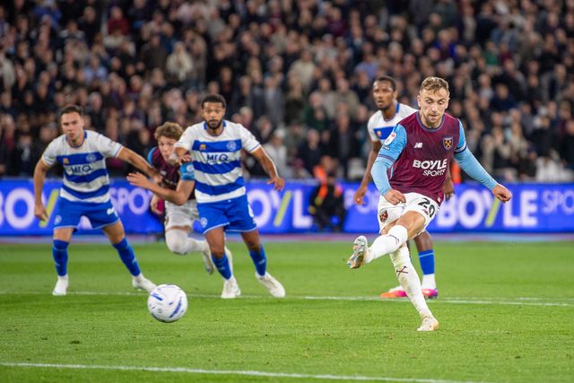 Jarrod Bowen of West Ham United takes a penalty kick which Peirce Charles (gk) of QPR saves during the Sky Bet Championship match West Ham United vs Queens Park Rangers at London Stadium, London, United Kingdom on 09 October 2026

(Photo by Mike Turner/News Images)