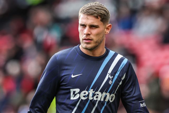 Micky van de Ven of Tottenham Hotspur during the Premier League match Manchester United vs Tottenham Hotspur at Old Trafford, Manchester, United Kingdom on 10 October 2026

(Photo by Mark Cosgrove/News Images)