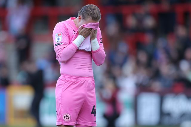 Wigan Athletic goalkeeper Joe Whitworth at full time during the Sky Bet League One match Stevenage vs Wigan Athletic at Lamex Stadium, Stevenage, United Kingdom on 10 October 2026

(Photo by Harvey Murphy/News Images)