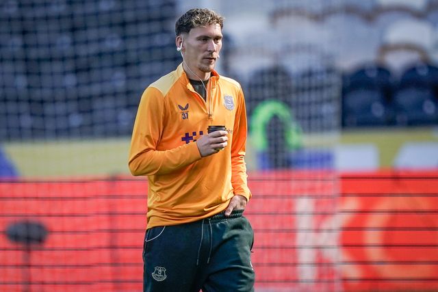 James Garner of Everton inspects the pitch prior to kick off during the Premier League match Hull City vs Everton at MKM Stadium, Hull, United Kingdom on 11 October 2026

(Photo by Maynard Manyowa/News Images)
