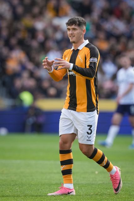 Ryan Giles of Hull City gives his team instructions  during the Premier League match Hull City vs Everton at MKM Stadium, Hull, United Kingdom on 11 October 2026

(Photo by Maynard Manyowa/News Images)