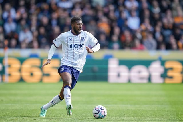 Ainsley Maitland-Niles of Everton makes a run with the ball  during the Premier League match Hull City vs Everton at MKM Stadium, Hull, United Kingdom on 11 October 2026

(Photo by Maynard Manyowa/News Images)
