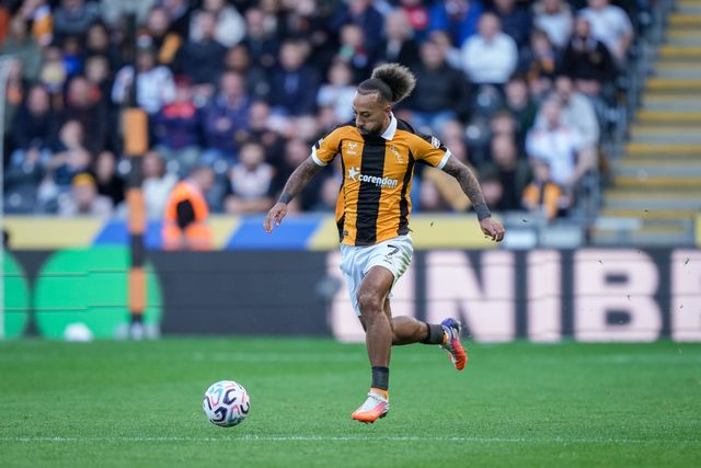 Sorba Thomas of Hull City makes a run with the ball  during the Premier League match Hull City vs Everton at MKM Stadium, Hull, United Kingdom on 11 October 2026

(Photo by Maynard Manyowa/News Images)