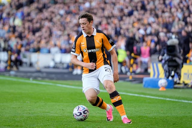 Elliot Stroud of Hull City controls the ball  during the Premier League match Hull City vs Everton at MKM Stadium, Hull, United Kingdom on 11 October 2026

(Photo by Maynard Manyowa/News Images)