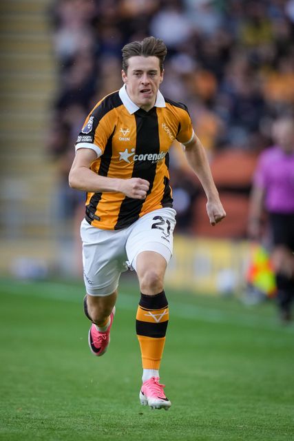Elliot Stroud of Hull City during the Premier League match Hull City vs Everton at MKM Stadium, Hull, United Kingdom on 11 October 2026

(Photo by Maynard Manyowa/News Images)