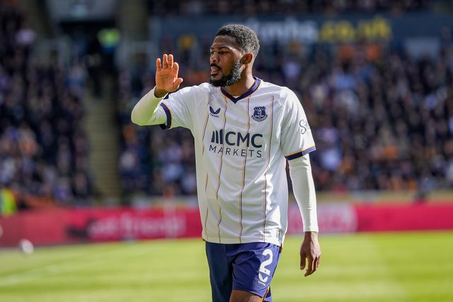 Ainsley Maitland-Niles of Everton in action during the Premier League match Hull City vs Everton at MKM Stadium, Hull, United Kingdom on 11 October 2026

(Photo by Maynard Manyowa/News Images)