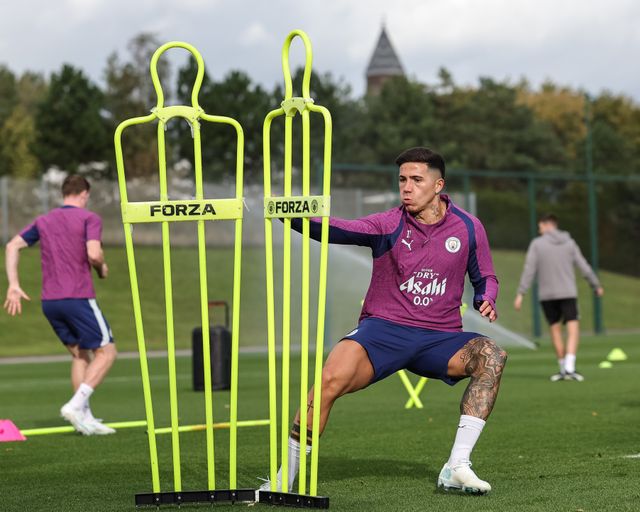 Enzo Fernandez of Manchester City in the training session during the UEFA Champions League press conference and open training Matchday 2 of 8 Manchester City vs Paris Saint-Germain at City Football Academy, Manchester, United Kingdom on 13 October 2026

(Photo by Mark Cosgrove/News Images)