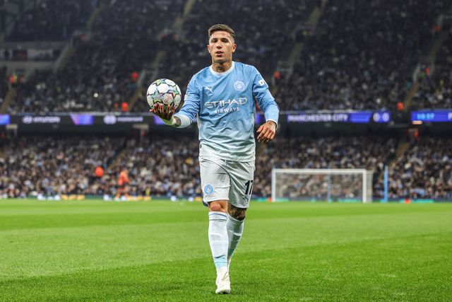Enzo Fernandez of Manchester City during the UEFA Champions League Matchday 2 of 8 match Manchester City vs Paris Saint-Germain at City of Manchester Stadium, Manchester, United Kingdom on 14 October 2026

(Photo by Mark Cosgrove/News Images)