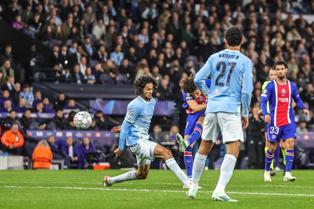 Maghnes Akliouche of Paris Saint-Germain scores to make it 1-4 during the UEFA Champions League Matchday 2 of 8 match Manchester City vs Paris Saint-Germain at City of Manchester Stadium, Manchester, United Kingdom on 14 October 2026

(Photo by Mark Cosgrove/News Images)