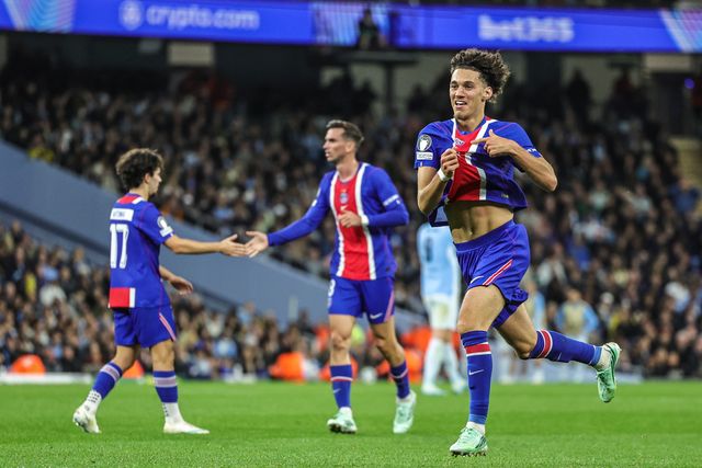 Maghnes Akliouche of Paris Saint-Germain celebrates his goal to make it 1-4 during the UEFA Champions League Matchday 2 of 8 match Manchester City vs Paris Saint-Germain at City of Manchester Stadium, Manchester, United Kingdom on 14 October 2026

(Photo by Mark Cosgrove/News Images)