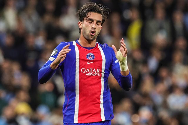 Ferran Torres of Paris Saint-Germain reacts to missing a penalty during the UEFA Champions League Matchday 2 of 8 match Manchester City vs Paris Saint-Germain at City of Manchester Stadium, Manchester, United Kingdom on 14 October 2026

(Photo by Mark Cosgrove/News Images)
