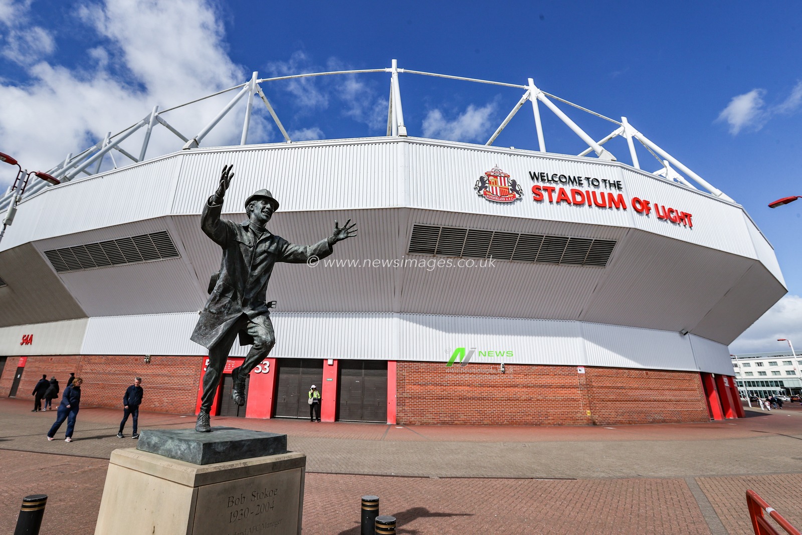 The Bob Stokoe statue outside of the Stadium Of Light during the Premier League match Sunderland vs Tottenham Hotspur at Stadium Of Light, Sunderland, United Kingdom on 12 April 2026

(Photo by Alfie Cosgrove/News Images)