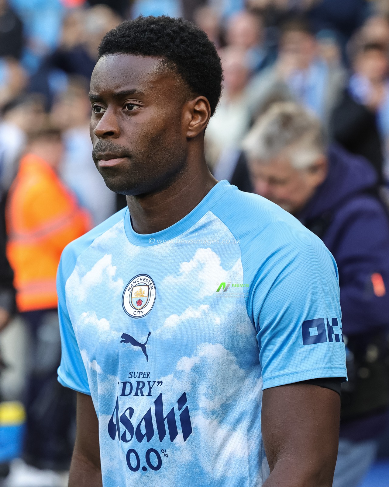 Marc Guehi of Manchester City in the pregame warmup session during the Premier League match Manchester City vs Ipswich Town at Etihad Stadium, Manchester, United Kingdom on 17 October 2026

(Photo by Mark Cosgrove/News Images)
