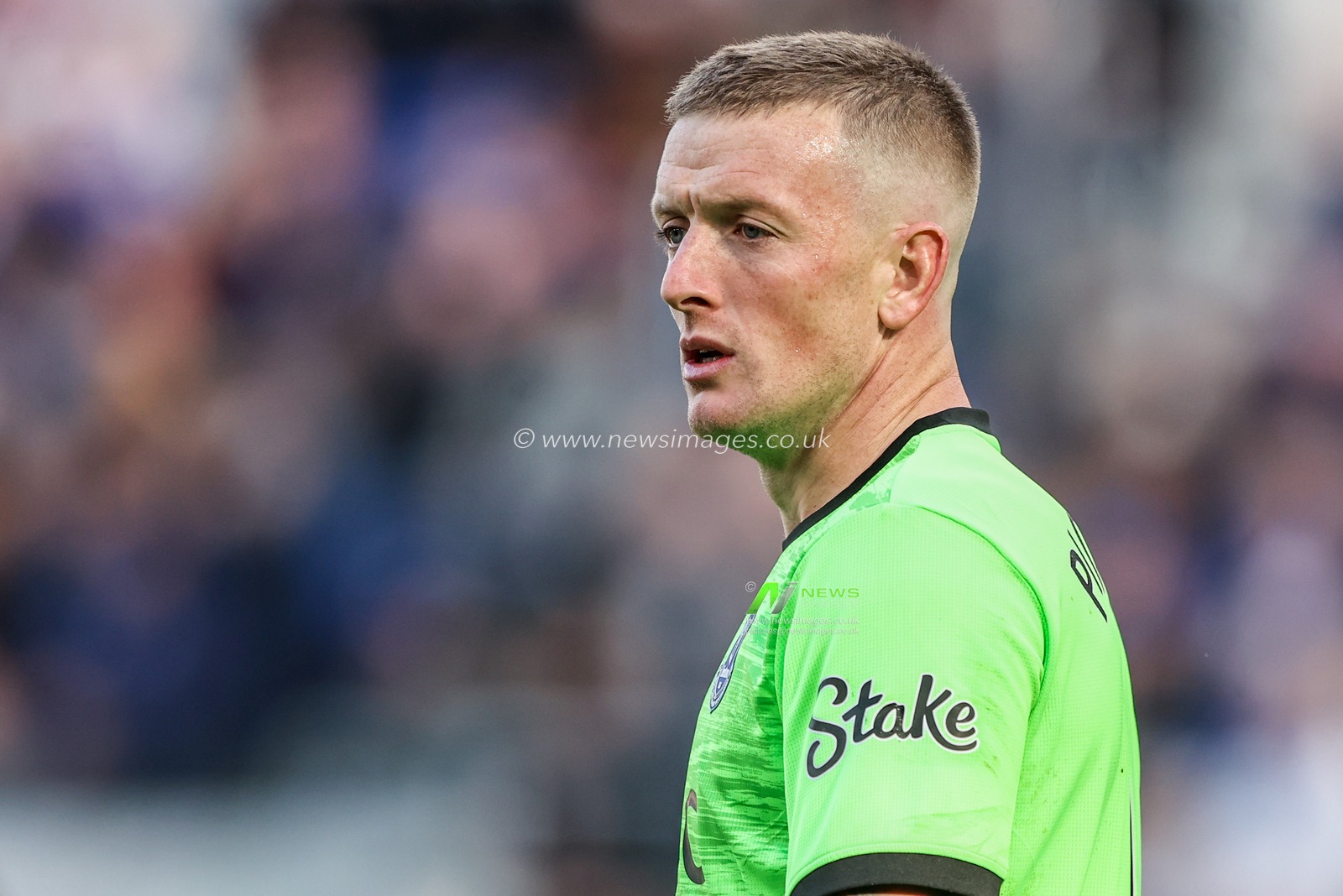 Everton goalkeeper Jordan Pickford during the Premier League match Everton vs Chelsea at Hill Dickinson Stadium, Liverpool, United Kingdom on 17 October 2026

(Photo by Alfie Cosgrove/News Images)