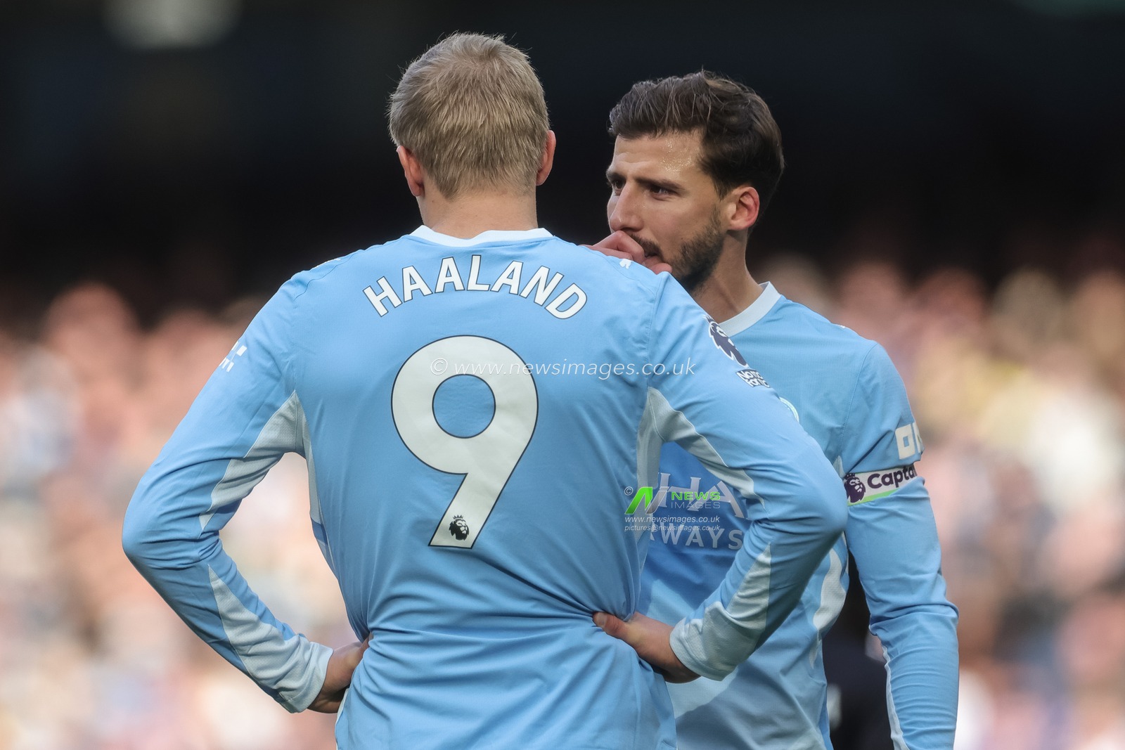 Ruben Dias of Manchester City speaks with Erling Haaland of Manchester City during the Premier League match Manchester City vs Ipswich Town at Etihad Stadium, Manchester, United Kingdom on 17 October 2026

(Photo by Mark Cosgrove/News Images)