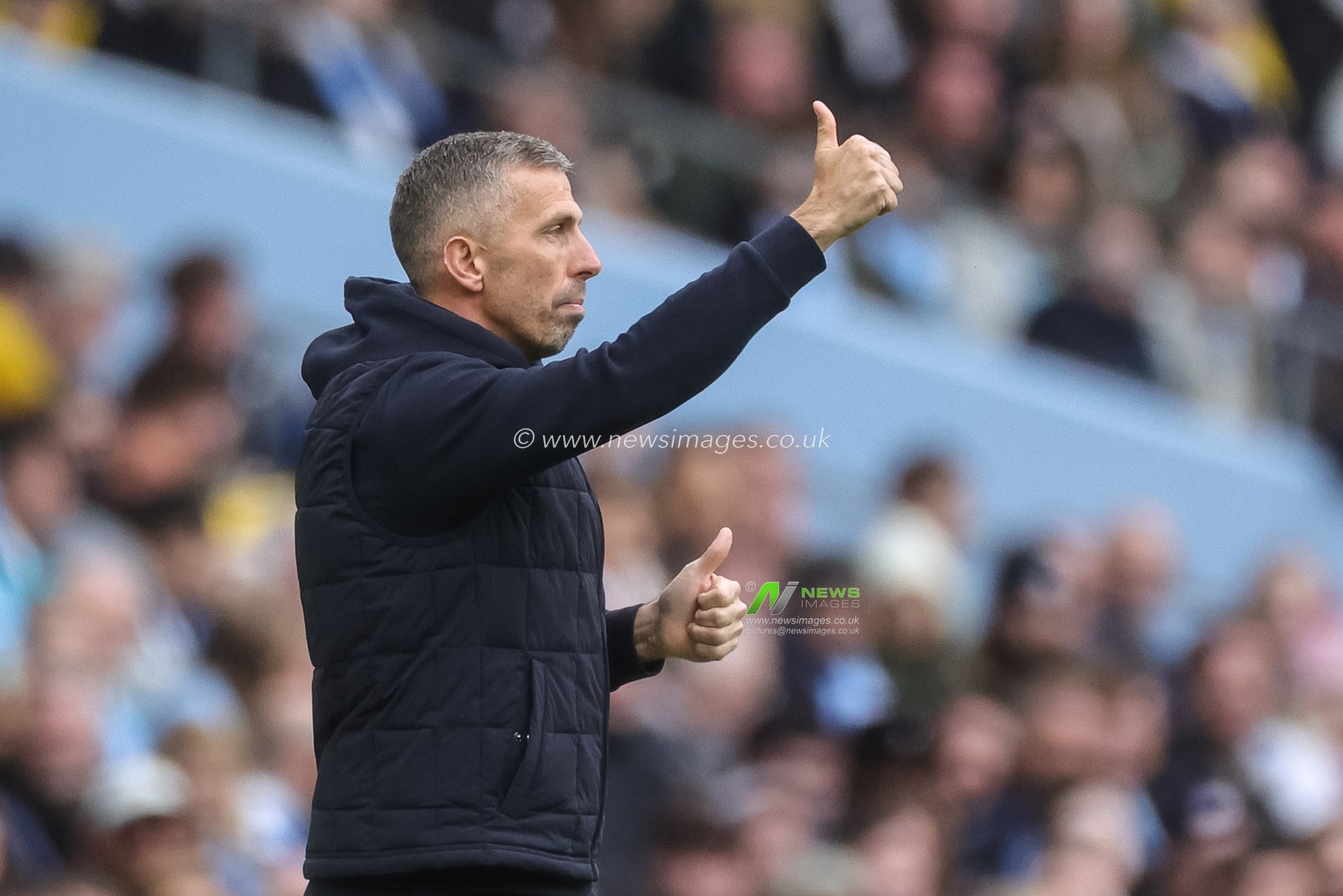Gary O'Neil manager of Ipswich Town reacts in the technical area during the Premier League match Manchester City vs Ipswich Town at Etihad Stadium, Manchester, United Kingdom on 17 October 2026

(Photo by Mark Cosgrove/News Images)