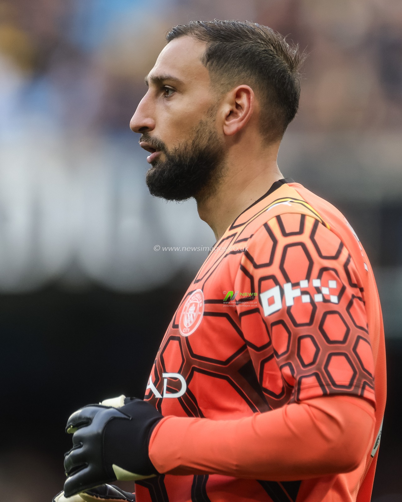 Manchester City goalkeeper Gianluigi Donnarumma during the Premier League match Manchester City vs Ipswich Town at Etihad Stadium, Manchester, United Kingdom on 17 October 2026

(Photo by Mark Cosgrove/News Images)