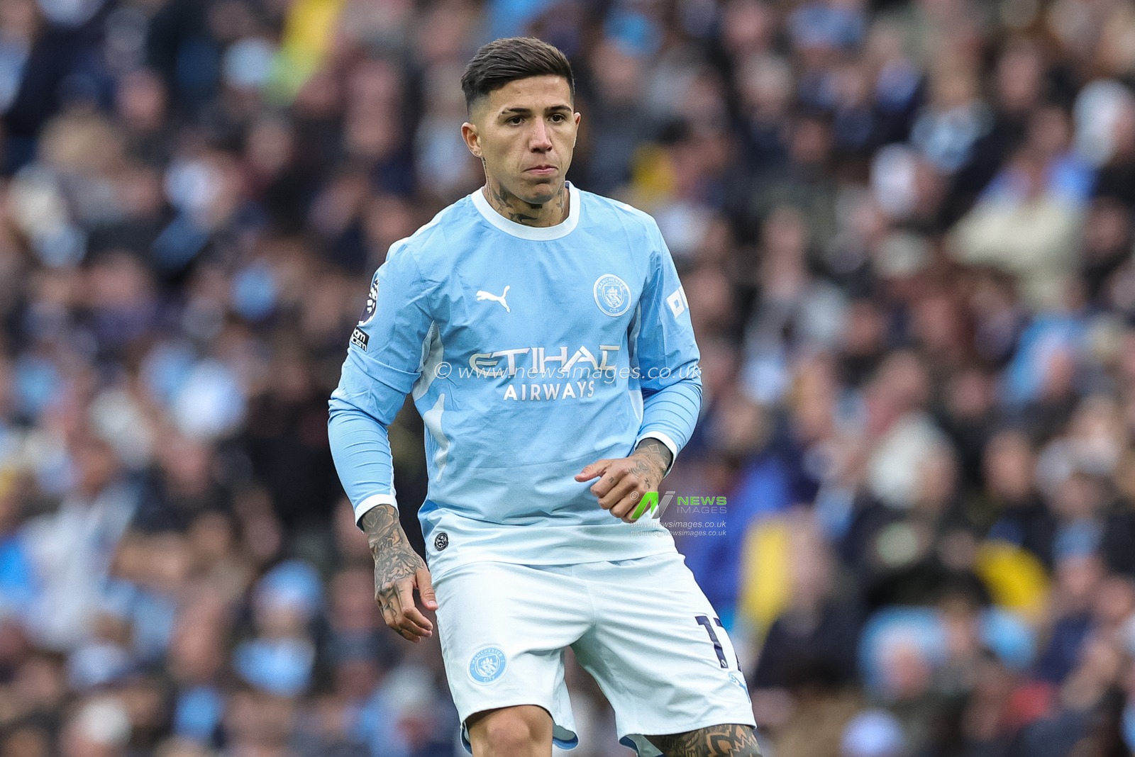 Enzo Fernandez of Manchester City during the Premier League match Manchester City vs Ipswich Town at Etihad Stadium, Manchester, United Kingdom on 17 October 2026

(Photo by Mark Cosgrove/News Images)