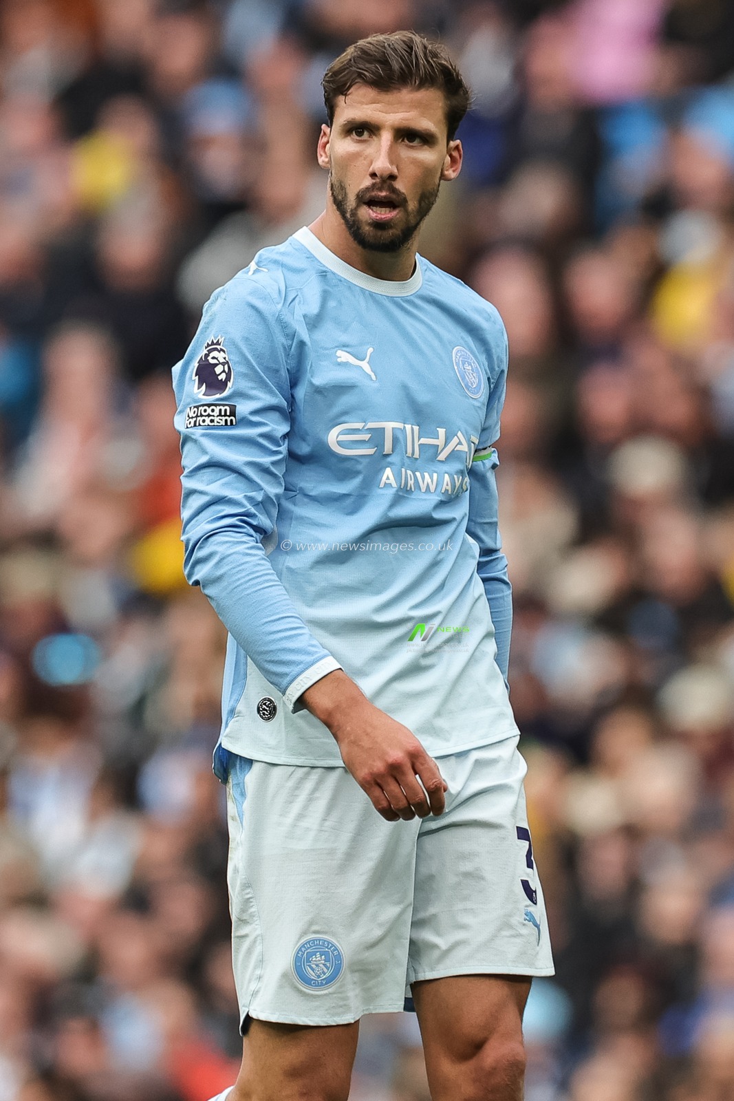 Ruben Dias of Manchester City during the Premier League match Manchester City vs Ipswich Town at Etihad Stadium, Manchester, United Kingdom on 17 October 2026

(Photo by Mark Cosgrove/News Images)