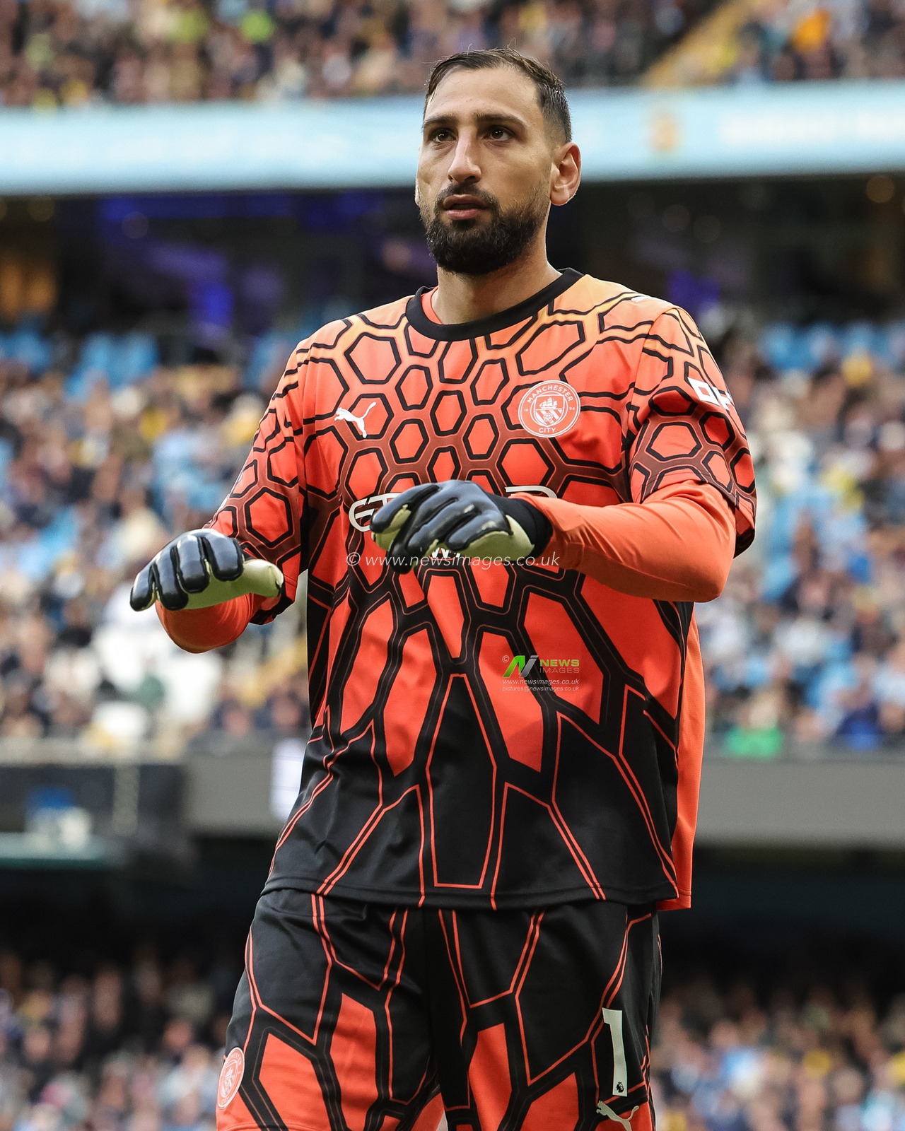 Manchester City goalkeeper Gianluigi Donnarumma during the Premier League match Manchester City vs Ipswich Town at Etihad Stadium, Manchester, United Kingdom on 17 October 2026

(Photo by Mark Cosgrove/News Images)