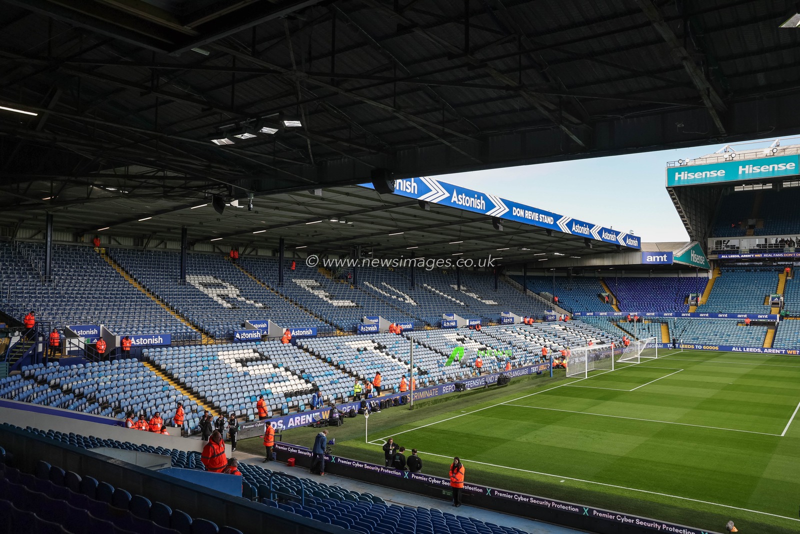 A general view of Elland Road during the Premier League match Leeds United vs Manchester United at Elland Road, Leeds, United Kingdom on 18 October 2026

(Photo by Mark Cosgrove/News Images)