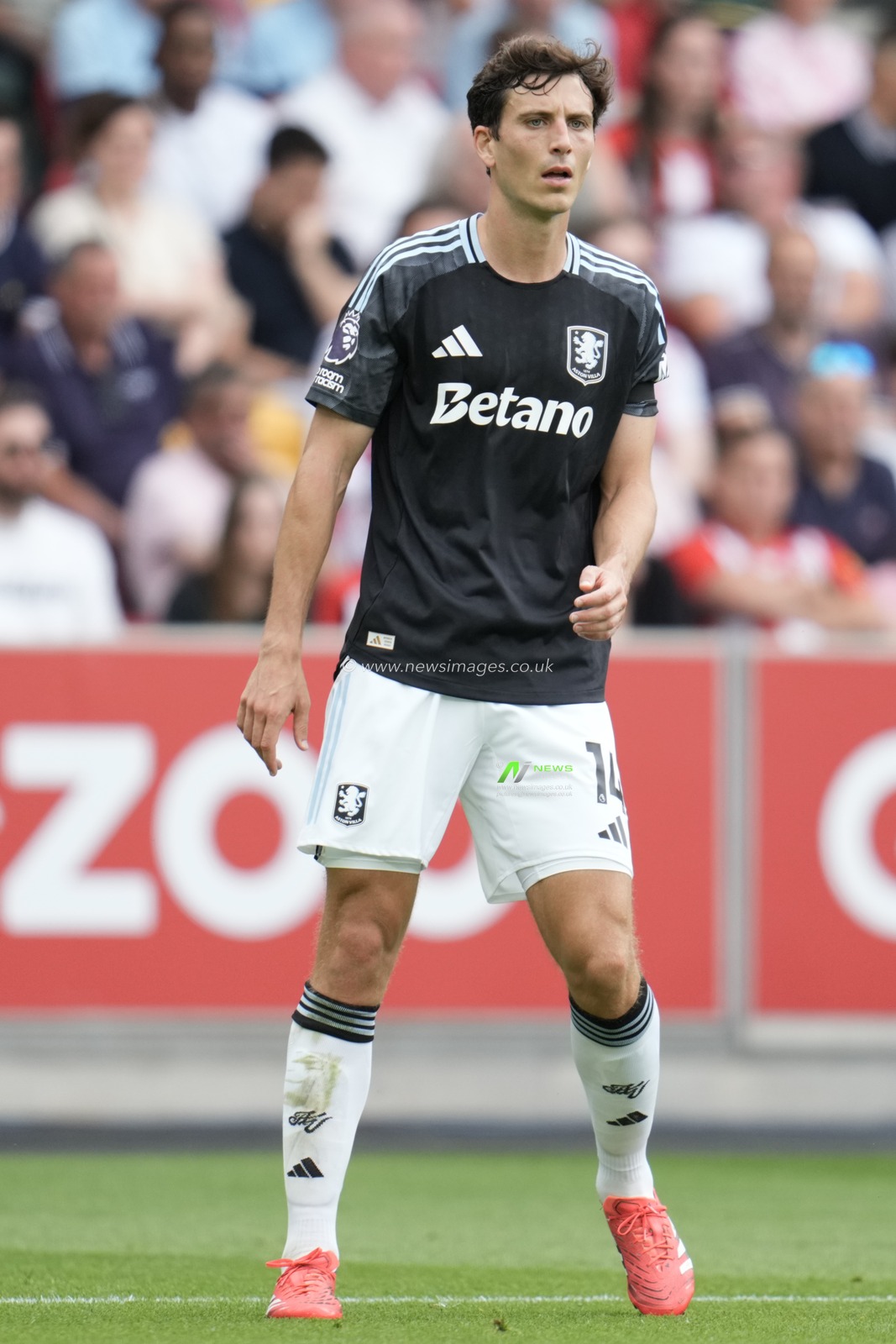 Pau Torres of Aston Villa during the Premier League match Brentford vs Aston Villa at The Gtech Community Stadium, London, United Kingdom, 23rd August 2025

(Photo by Harvey Murphy/News Images)