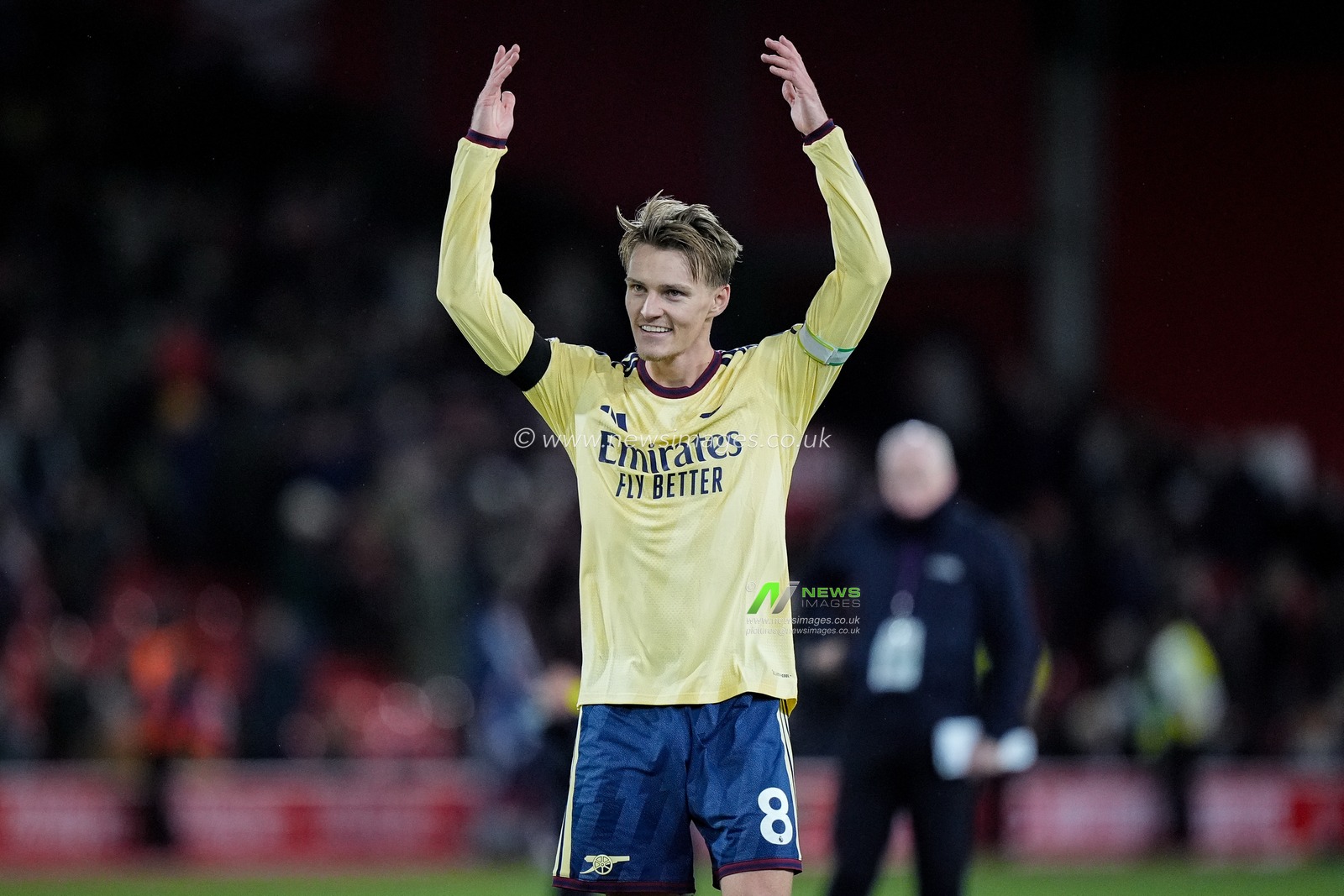 Martin Ødegaard of Arsenal applauds the fans after the final whistle  during the Premier League match Nottingham Forest vs Arsenal at City Ground, Nottingham, United Kingdom on 18 October 2026

(Photo by Maynard Manyowa/News Images)