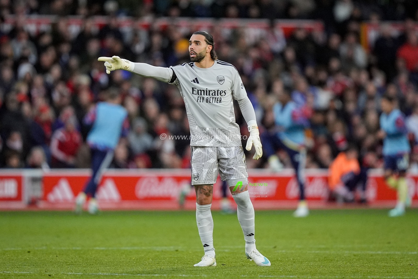 Arsenal goalkeeper David Raya gives his team instructions  during the Premier League match Nottingham Forest vs Arsenal at City Ground, Nottingham, United Kingdom on 18 October 2026

(Photo by Maynard Manyowa/News Images)
