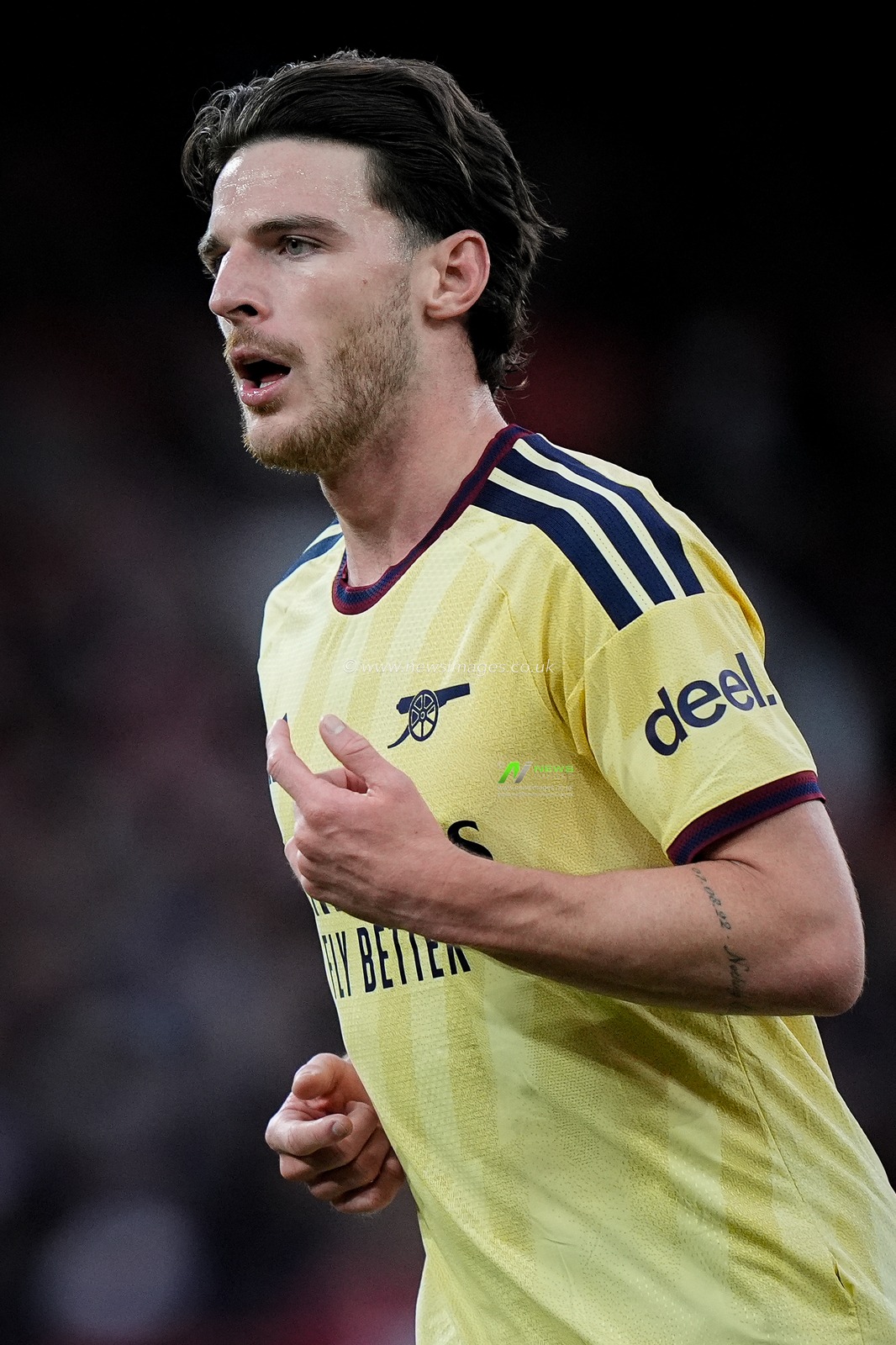 Declan Rice of Arsenal in action during the Premier League match Nottingham Forest vs Arsenal at City Ground, Nottingham, United Kingdom on 18 October 2026

(Photo by Maynard Manyowa/News Images)