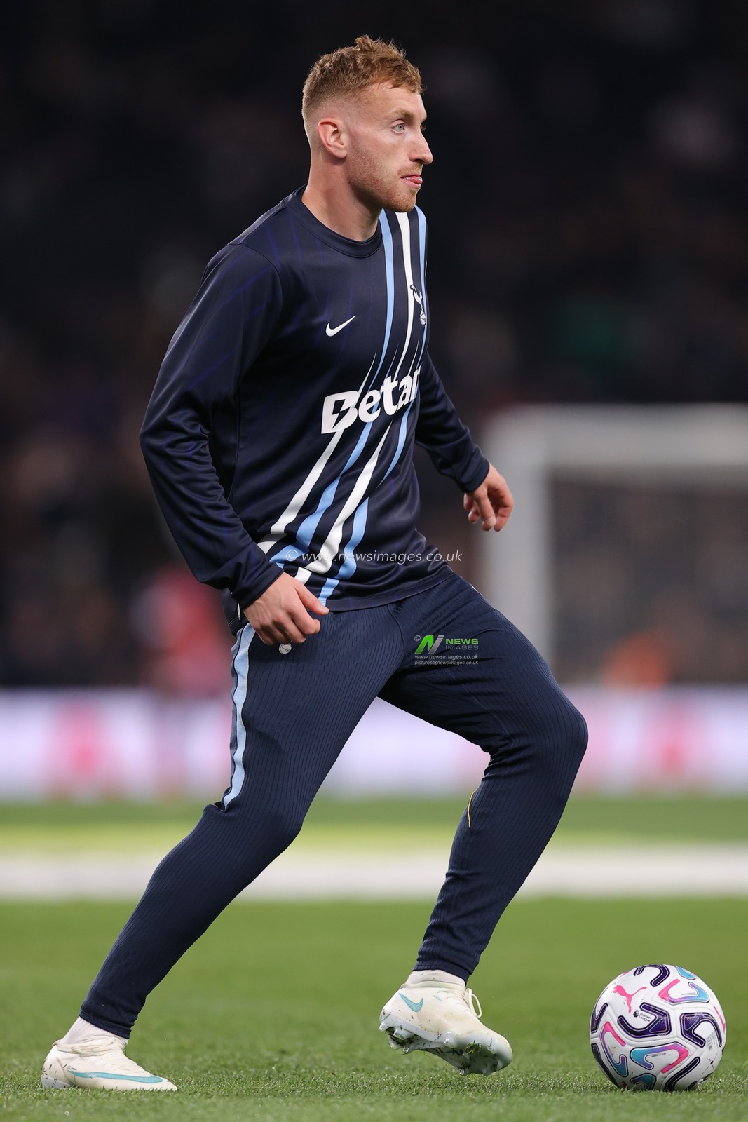 Dejan Kulusevski of Tottenham Hotspur warming up ahead of kick off during the Premier League match Tottenham Hotspur vs Coventry City at Tottenham Hotspur Stadium, London, United Kingdom on 19 October 2026

(Photo by Harvey Murphy/News Images)