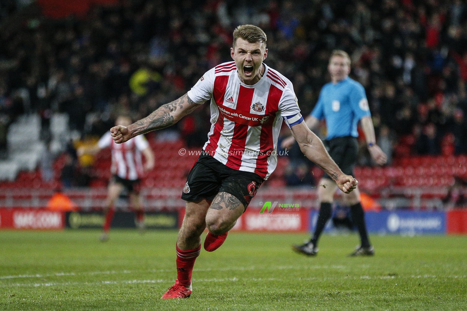 25th February 2020, Stadium Of Light, Sunderland, England; Sky Bet League 1, Sunderland v Fleetwood Town : Max Power (6) of Sunderland celebrates his goal to make it 1-1