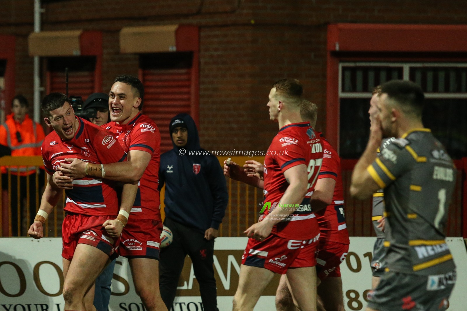 Sam Wood #24 of Hull KR celebrates his second try
