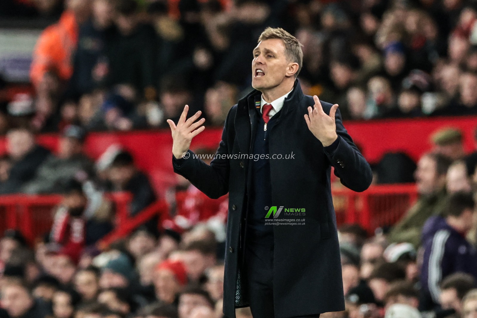 Darren Fletcher interim head coach of Manchester United gives his team instructions during the Emirates FA Cup Third Round match Manchester United vs Brighton and Hove Albion at Old Trafford, Manchester, United Kingdom, 11th January 2026

(Photo by Mark Cosgrove/News Images)