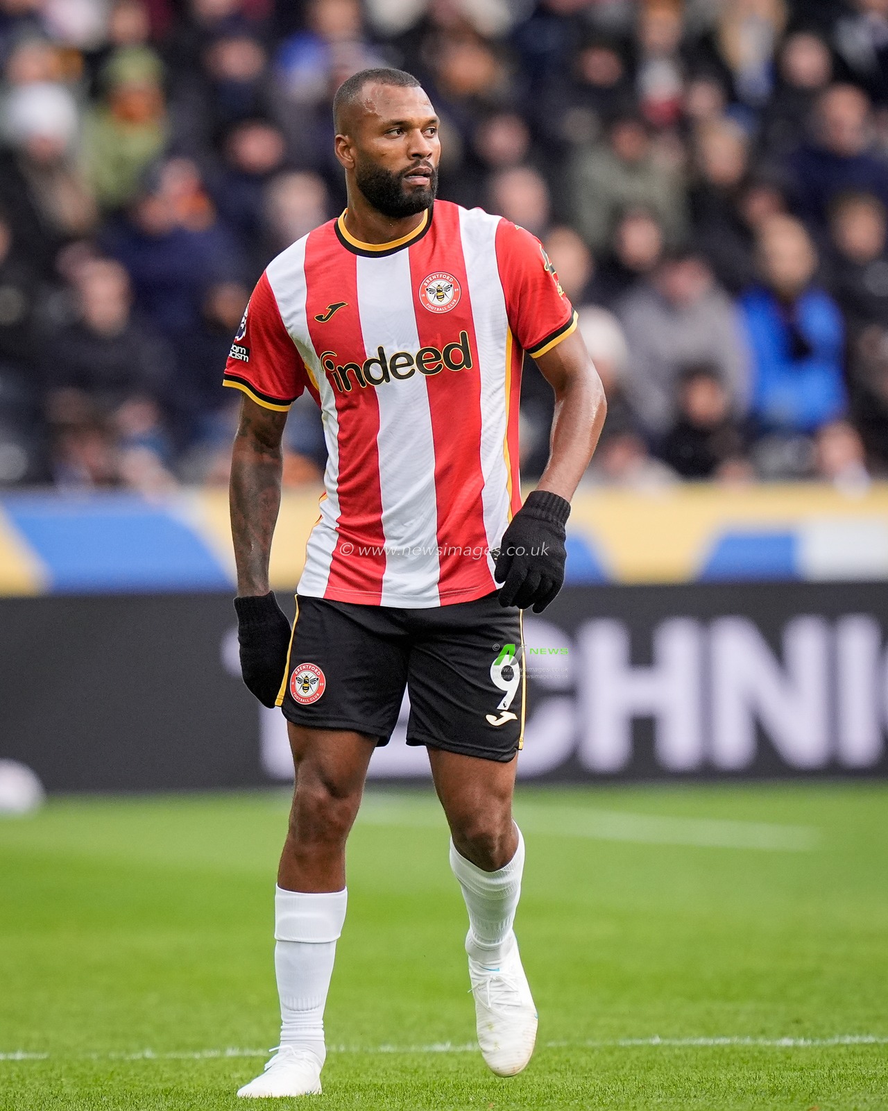 Igor Thiago of Brentford in action during the Premier League match Hull City vs Brentford at MKM Stadium, Hull, United Kingdom on 25 October 2026

(Photo by Maynard Manyowa/News Images)